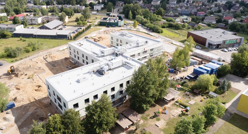 Vievyje baigiami statyti senjorų globos namai: investicijos siekia apie 10 mln. eurų