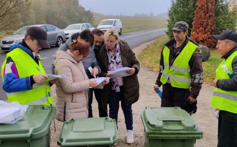 SVARBI INFORMACIJA ELEKTRĖNŲ SAVIVALDYBĖS GYVENTOJAMS IR ŪKIO SUBJEKTAMS: PRADEDAMI ŽENKLINTI ATLIEKŲ KONTEINERIAI!