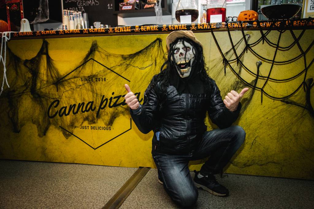 Picerijoje „Canna pizza“ įvyko Šiurpnakčio vakarėlis