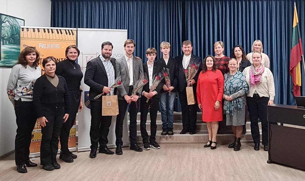„Instrumentas mano rankose“: pažintis su pučiamaisiais instrumentais
