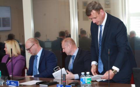 Apie didelę politiką iš mažos redakcijos varpinės