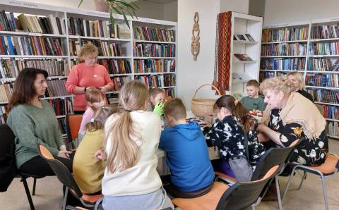 „Juostos suvienyti“ edukacija atkeliavo į Kietaviškių biblioteką
