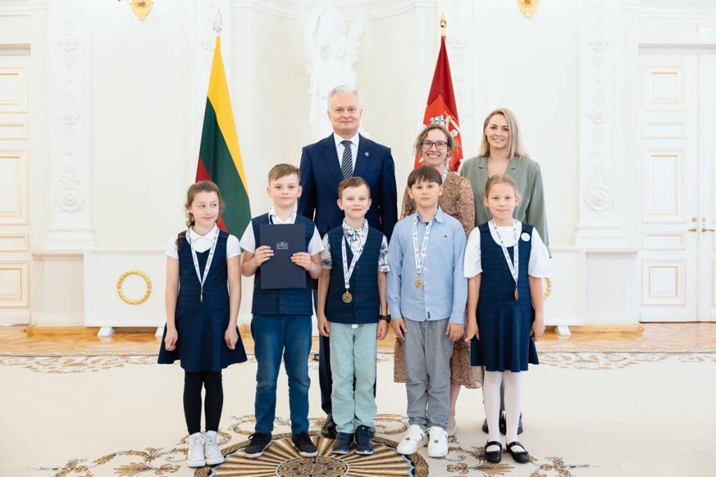 Prezidentas įteikė apdovanojimus jauniesiems šachmatų turnyro dalyviams