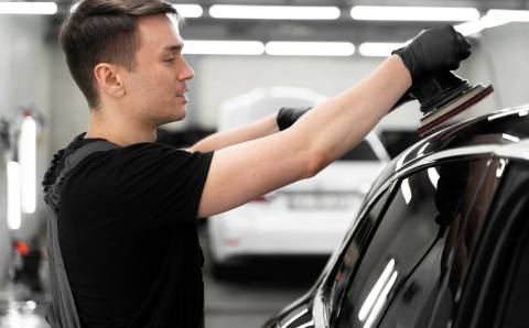 Įvairių automobilių stiklų pažeidimų tipų supratimas ir jų sprendimai