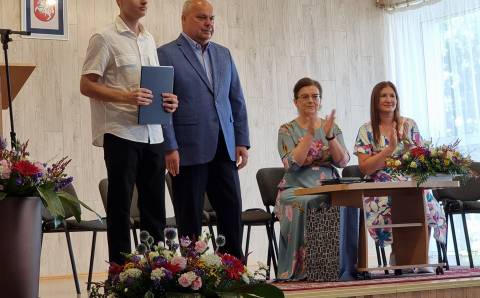 Trys šimtukai – sėkmės ir užsispyrimo triumfas