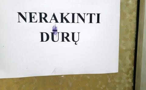 Praėjimas nuo poliklinikos iki ligoninės – buvo devyniais užraktais užrakintas