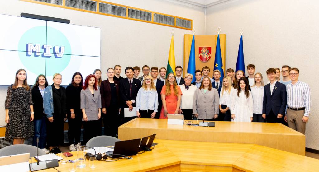 Moksleiviai su Vyriausybės darbu galėjo susipažinti jau 16-ąjį kartą