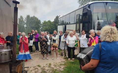 Ir gyvenimas tęsiasi