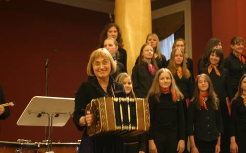 SUSIPAŽINKITE – KOMPOZITORĖ NIJOLĖ SINKEVIČIŪTĖ