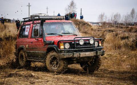 Kaip pasiruošti bekelės nuotykiams su Land Rover ir užtikrinti saugumą
