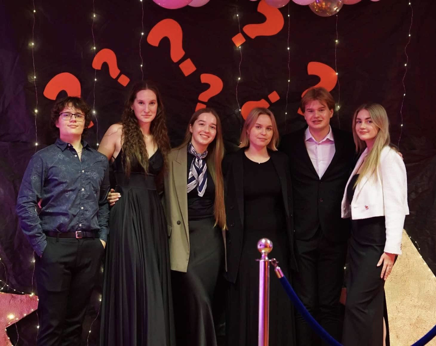 (Gal)Aktyvūs 2024 – įvertinti  jaunuoliai ir esantys greta jų