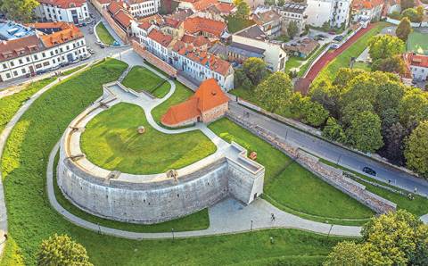 Vilniaus gynybinė sienos bastėja: laikų liudytoja ir istorijos saugotoja