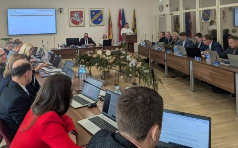 Naujienos iš paskutinio šių metų tarybos posėdžio: jie nenori kainų kelti, bet jiems reikia kainas kelti