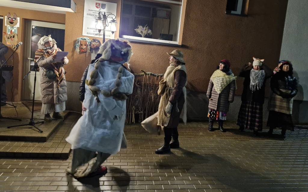Nei lietus, nei vėjas nesutrukdė Užgavėnių šėlsmo