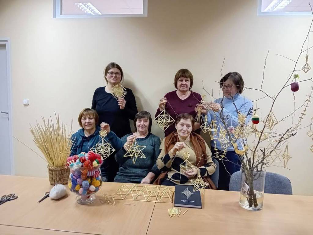 Šiaudinių sodų rišimo edukacija Pastrėvyje