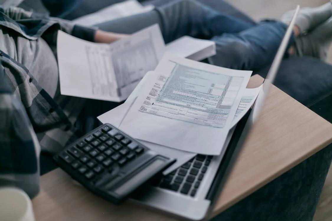 Kaip išbristi iš skolų rato? Paskolų sujungimas ir užstato nauda paaiškinta paprastai