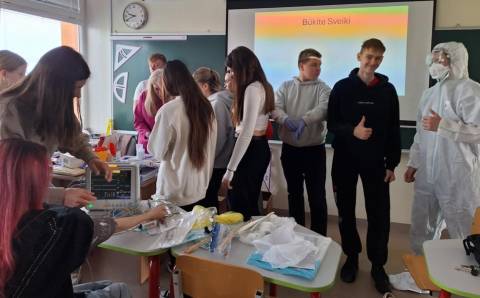 „Tėvų akademija: įkvėpkime kartu“ – Elektrėnų „Versmės“ gimnazijoje