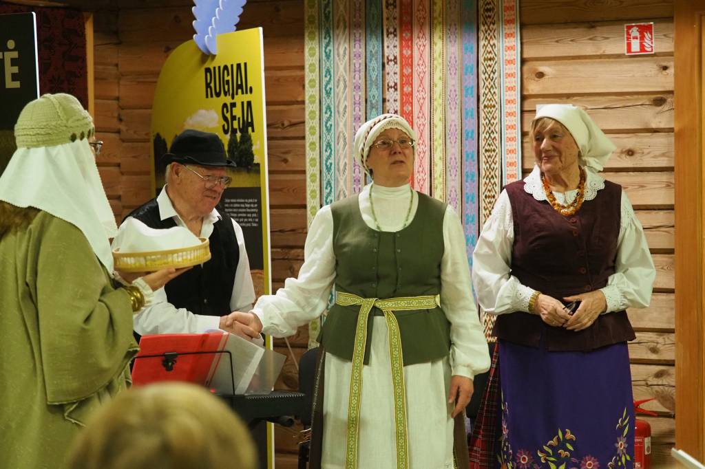Muziejuje pristatyta literatūrinė-muzikinė kompozicija „Tėvų duona užauginti“