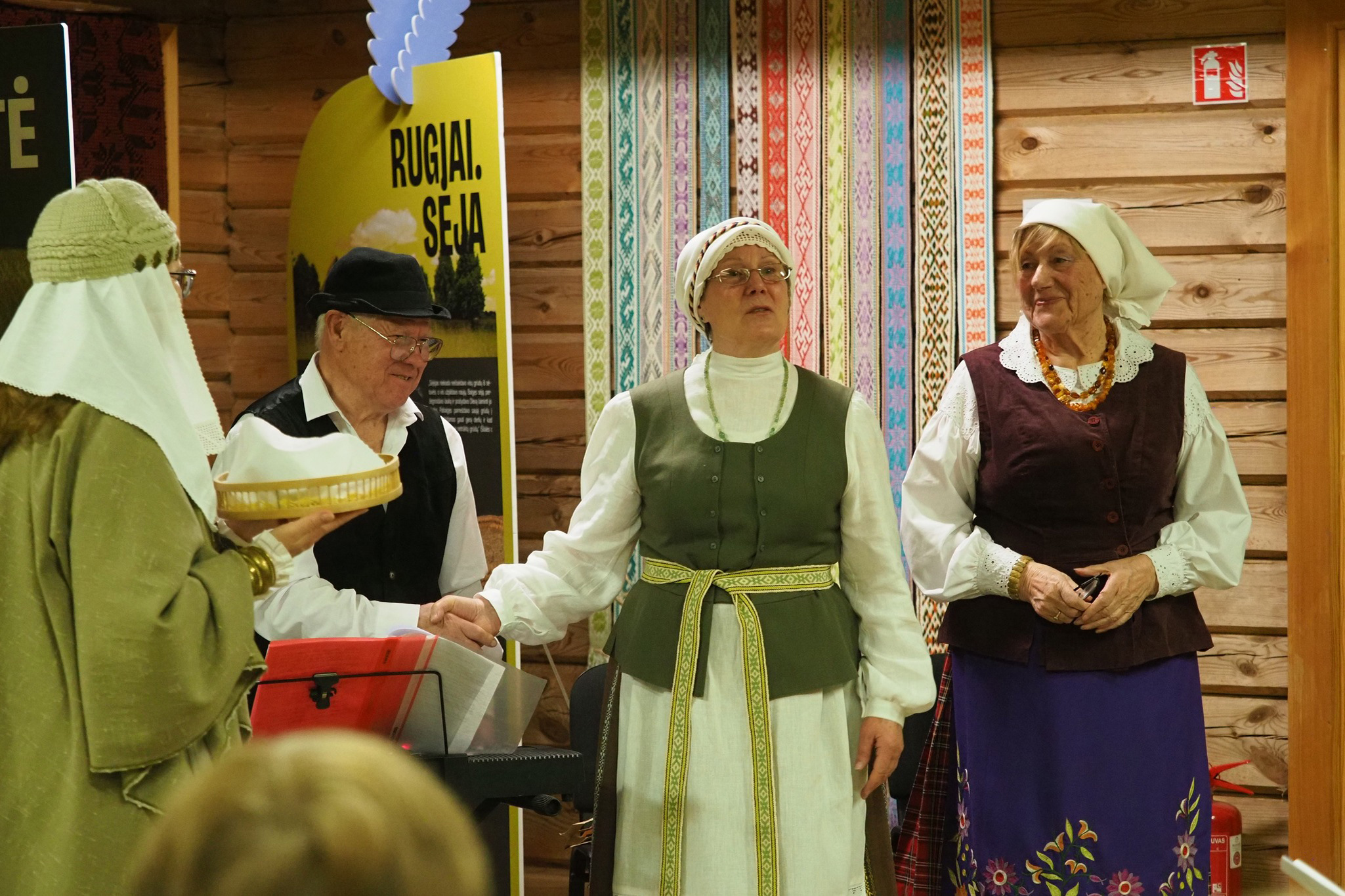 Muziejuje pristatyta literatūrinė-muzikinė kompozicija „Tėvų duona užauginti“