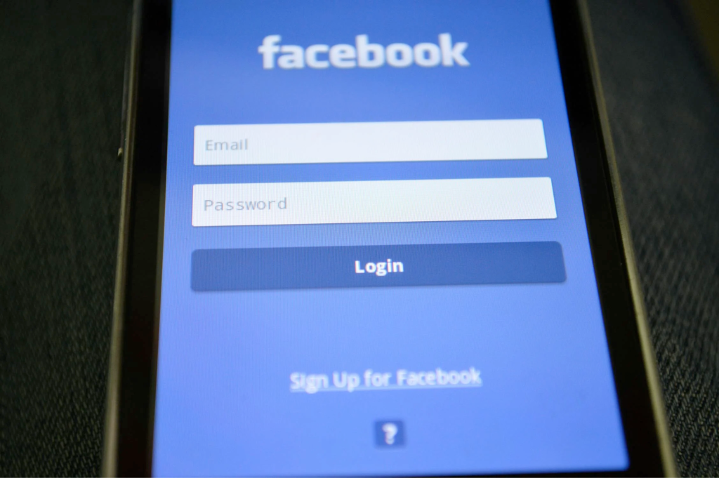 Kaip susikurti antrą Facebook paskyrą? 