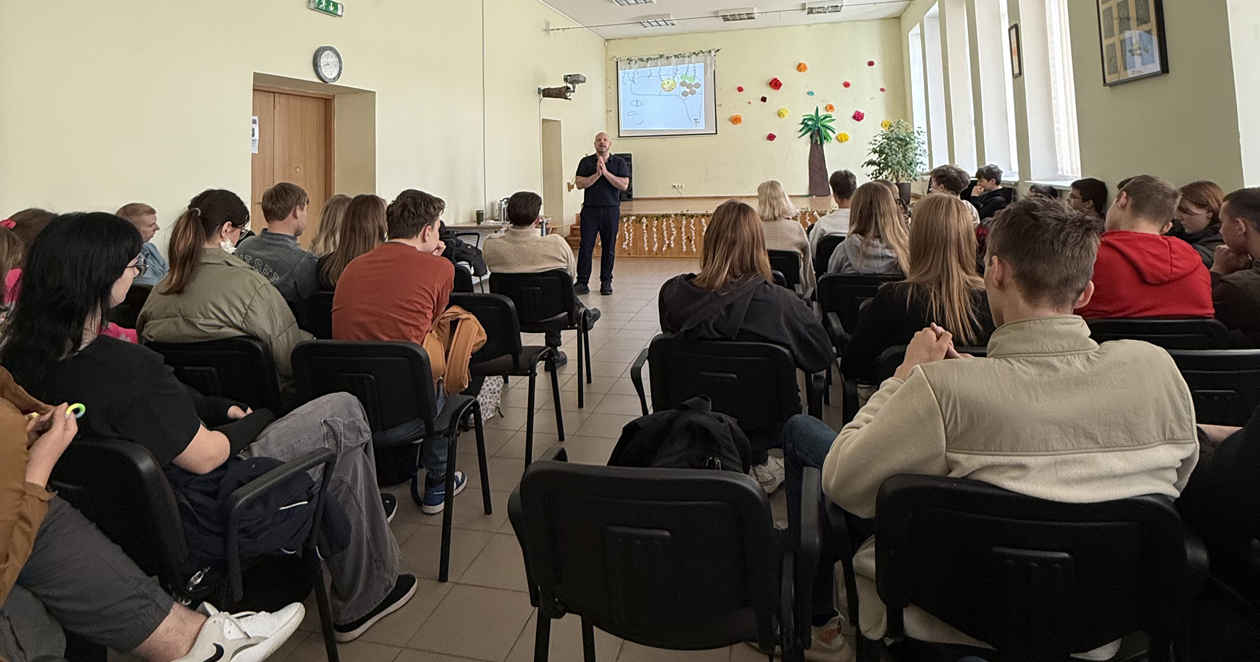 Semeliškių gimnazijoje – paskaitos apie stresą ir emocijas su lektoriumi A. Šabajevu