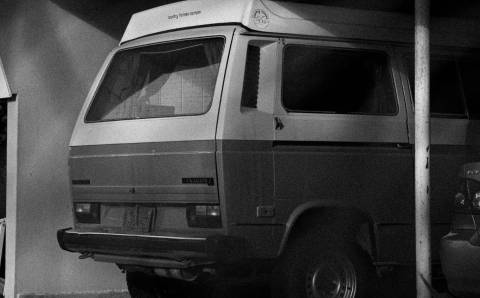 Stoginės automobiliams – ar tikrai geresnis pasirinkimas nei garažas?