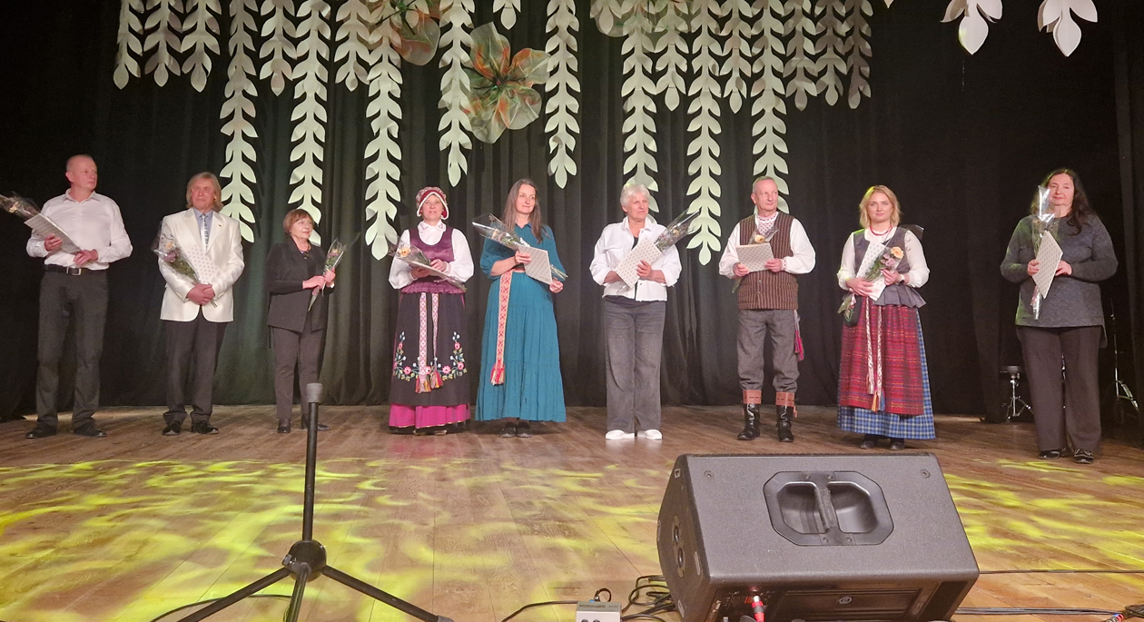 Bendruomenę sujungusi meno popietė: scenoje – 14 kolektyvų