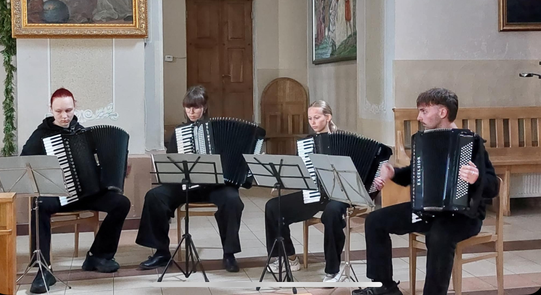 Koncertas Čiurlioniui – suburiantis ir ugdantis žmones