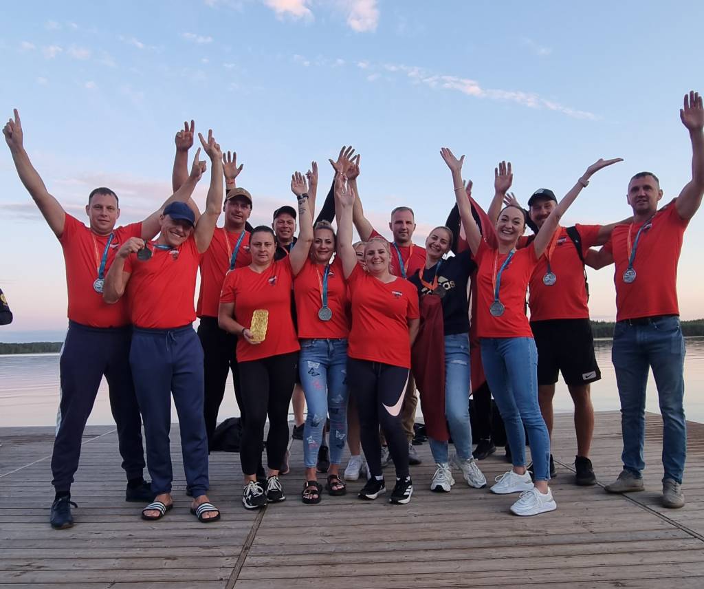 Komanda „Dragon Super Life“ išmėgino naujo formato valtis Visagino regatoje