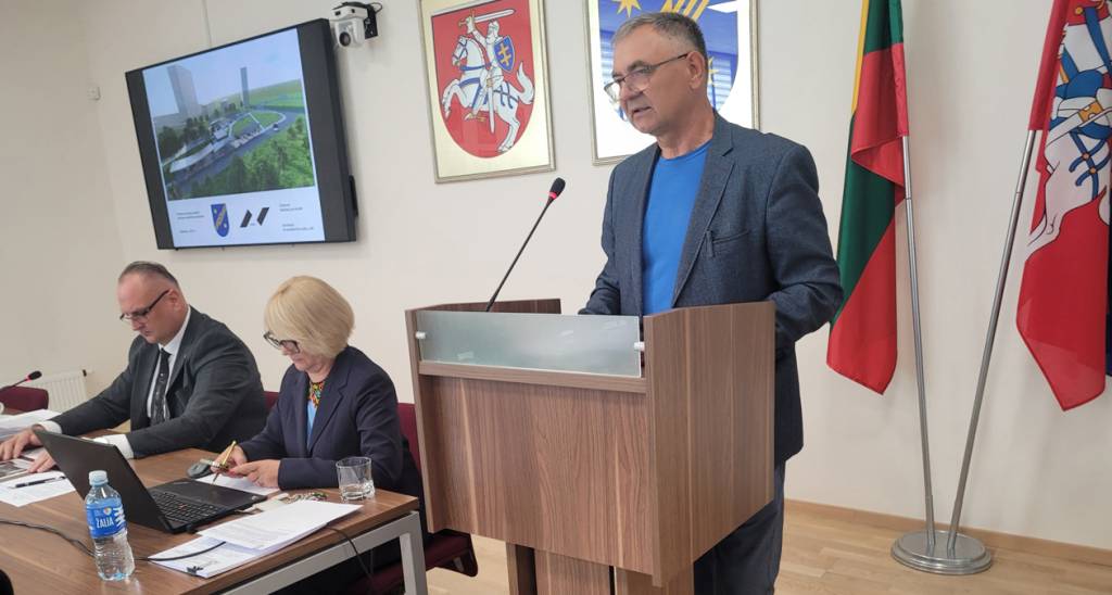 Į teikiamus projektus kiekvienas deputatas žiūri per savo akis