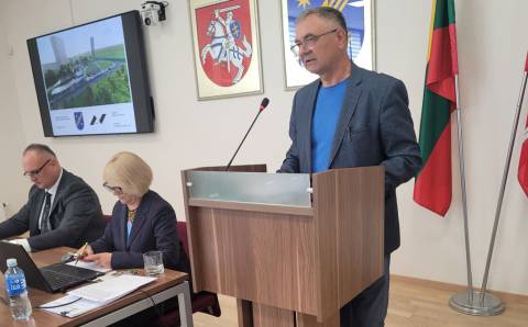 Į teikiamus projektus kiekvienas deputatas žiūri per savo akis