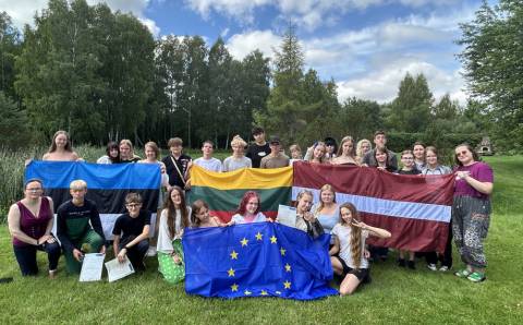 Jaunimas jungiasi per ekologiją: Erasmus+ projektas Lietuvoje subūrė dalyvius iš trijų Baltijos šalių