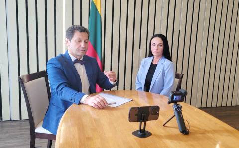 Civilinės metrikacijos skyriaus vedėja D. Malinauskienė: jauni žmonės pirmiausia nori susikurti gerovę, o tik po to tuoktis