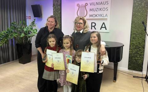 Vievio meno mokyklos mokinių sėkmė XVII Lietuvos jaunųjų dainininkų konkurse „Dainų namai“