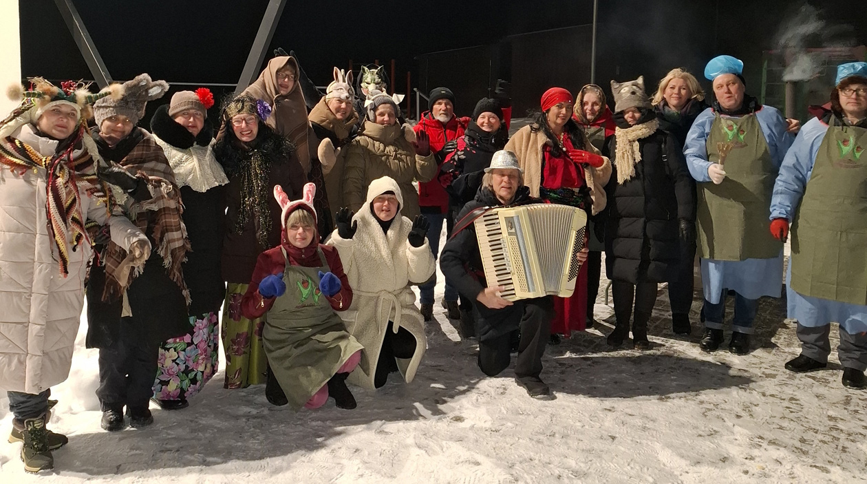 „Užgavėk Gilučiuose“ – su dainomis, šurmuliu ir gardžia kiaušiniene