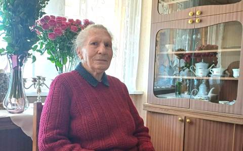 90 METŲ SUKAKTĮ ŠVENČIA JAGĖLONIETĖ ANTANINA PILIPAVIČIENĖ