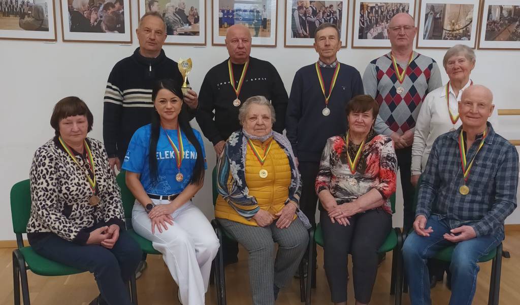 Tradicinės šaškių varžybos subūrė seniūnijų komandas