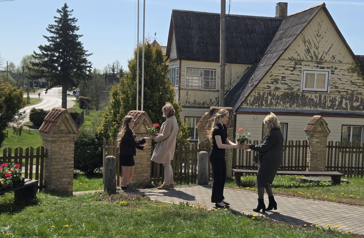 Gražiausi gėlių žiedai Mamoms