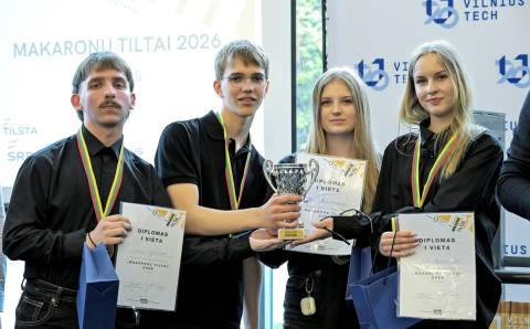 Vievio gimnazija neužleidžia nugalėtojų pozicijos –jau penktą kartą iš eilės pagerina čempionato „Makaronų tiltai“ rekordą