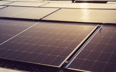 Saulės elektrinių baterijos – norintiems gyventi tvariau ir ekonomiškiau
