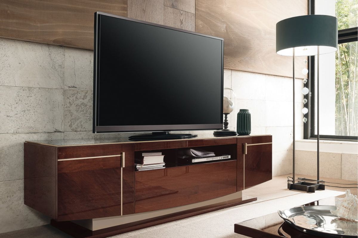 Kaip išsirinkti tv staliuką?
