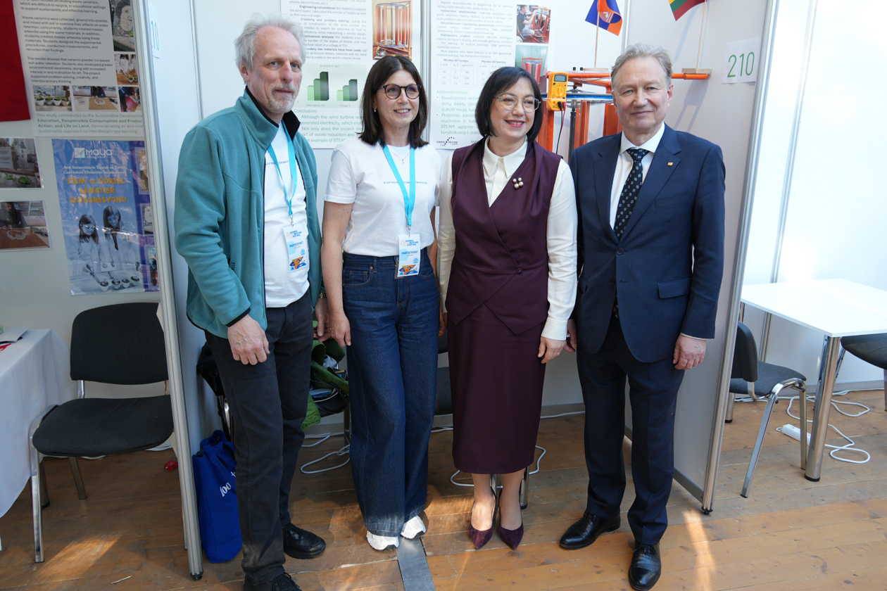 Elektrėniškiai tarptautiniame mokslo festivalyje „Science on Stage 2026“