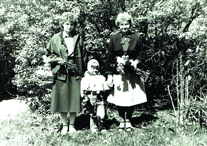 Rasuolė Bražinskaitė Mistrulli su mama Danute ir sūnumi Arnoldu