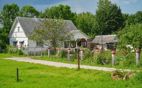 Vandens gręžiniai sodyboje: ką būtina žinoti prieš įrengiant?