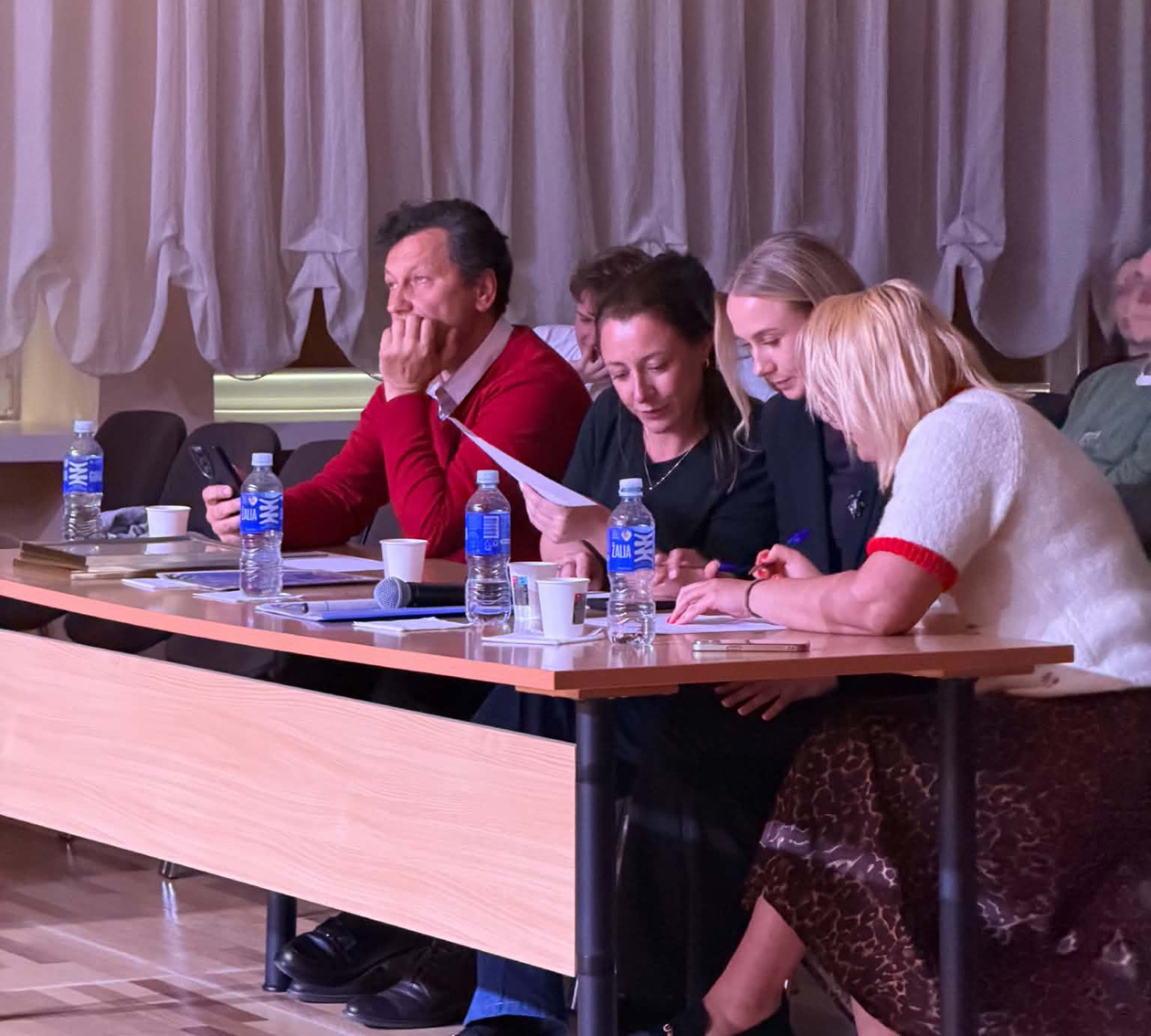 Visų klasių filmus vertino komisija (iš kairės į dešinę): Robertas Šarknickas, Ieva Jarašienė, Miglė Debesytė-Narbutienė ir Vilija Špiliauskaitė
