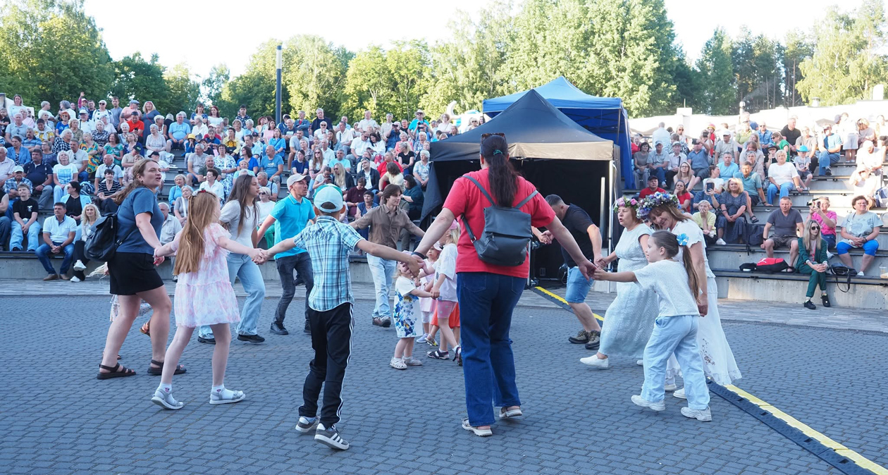 Joninės ir Rasos – muzikos bei tradicijų ritmu
