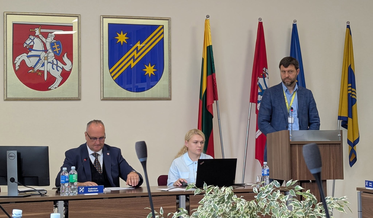 Naujienos iš neeilinio savivaldybės tarybos posėdžio: pritarimas susitarimui