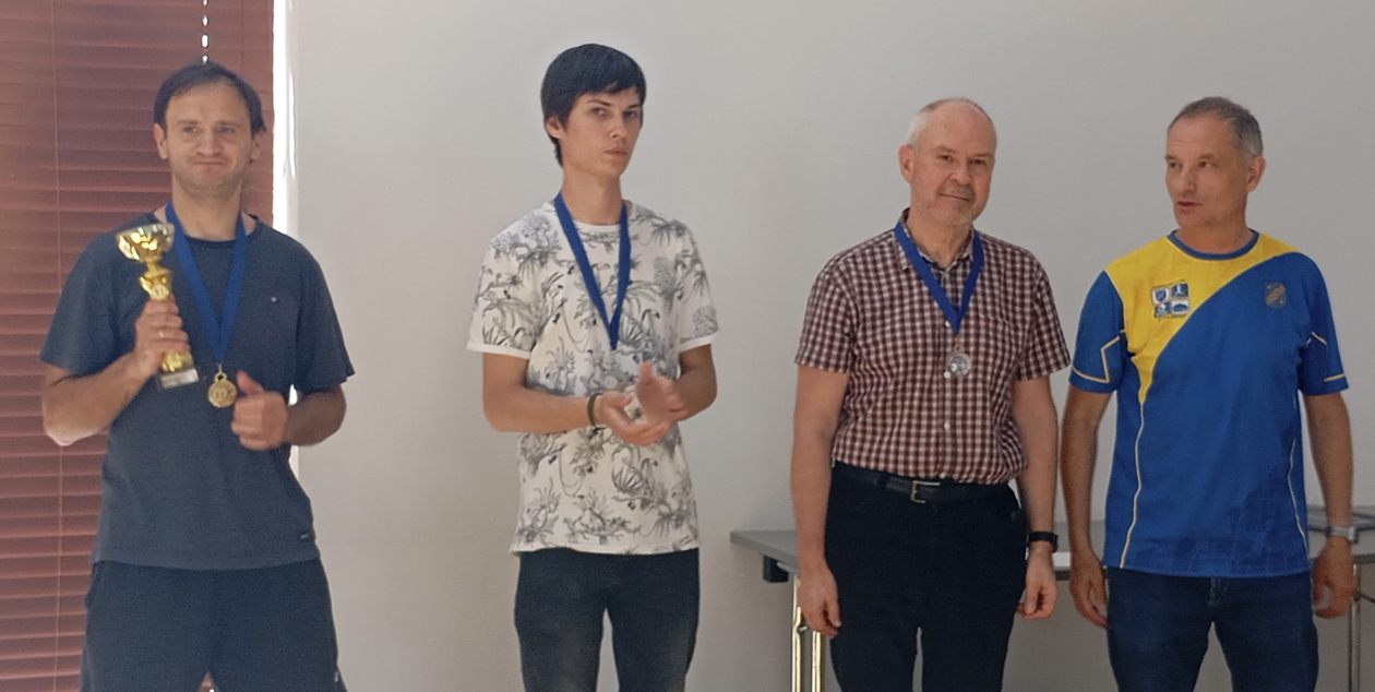 Šachmatų turnyro nugalėtojai – A. Gaveika, E. Jacevičius ir G. Kapustinskas ir teisėjas S. Pilkis